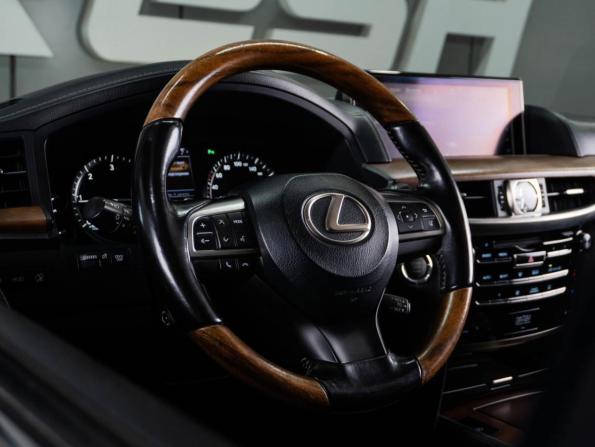 Lexus LX III Рестайлинг 2 с пробегом 2017 года, цена 7 650 000 рублей, 119170 км, внедорожник, Автокод Объявления