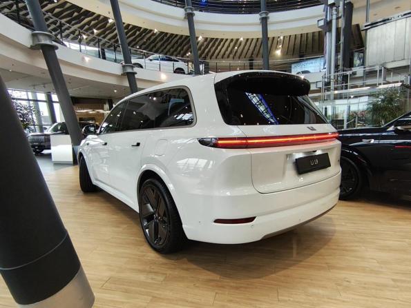 Новый Li Auto (Lixiang) L9 I Рестайлинг 2025 года, цена 11 990 000 рублей, внедорожник, Автокод Объявления