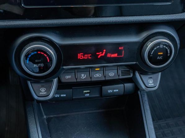 Kia Rio IV Рестайлинг с пробегом 2021 года, цена 1 740 000 рублей, 81999 км, хэтчбек, Автокод Объявления