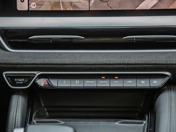 Geely Monjaro I с пробегом 2024 года, цена 3 318 000 рублей, 59239 км, внедорожник, Автокод Объявления