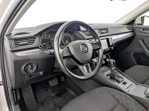 Skoda Superb III с пробегом 2019 года, цена 2 385 000 рублей, 53688 км, лифтбек, Автокод Объявления