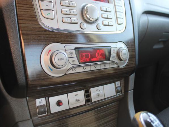 Ford Focus II Рестайлинг с пробегом 2008 года, цена 269 000 рублей, 240922 км, седан, Автокод Объявления
