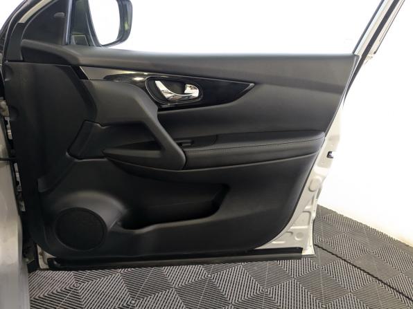 Nissan Qashqai II с пробегом 2018 года, цена 1 800 000 рублей, 82500 км, внедорожник, Автокод Объявления
