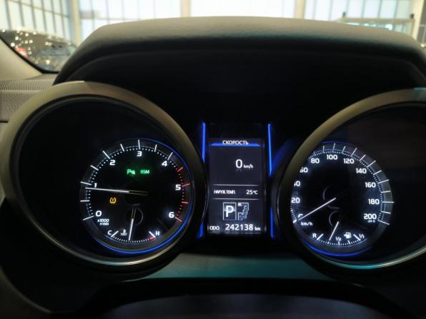 Toyota Land Cruiser Prado 150 Series Рестайлинг 1 с пробегом 2015 года, цена 2 850 000 рублей, 242136 км, внедорожник, Автокод Объявления