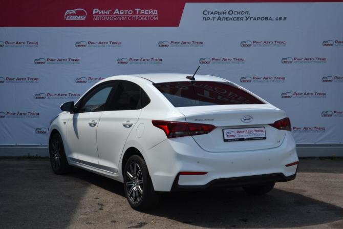Hyundai Solaris II с пробегом 2017 года, цена 1 055 000 рублей, 191030 км, седан, Автокод Объявления
