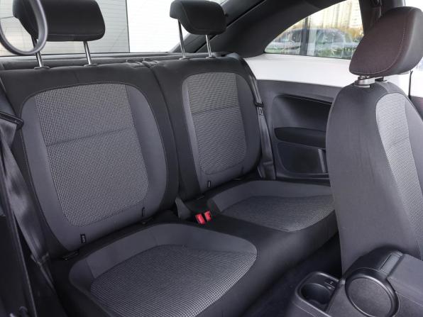 Volkswagen Beetle II (A5) с пробегом 2015 года, цена 1 798 000 рублей, 63265 км, хэтчбек, Автокод Объявления
