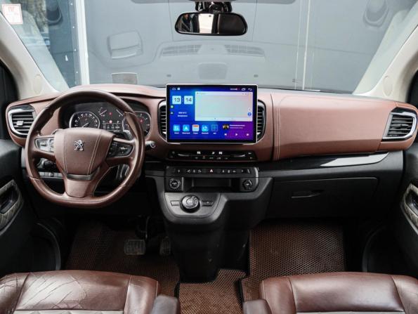 Peugeot Traveller I с пробегом 2018 года, цена 2 690 000 рублей, 180066 км, минивэн, Автокод Объявления