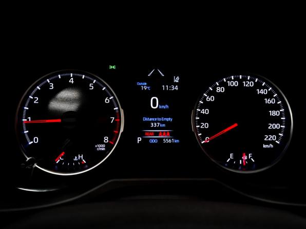Toyota RAV4 V (XA50) с пробегом 2025 года, цена 3 900 000 рублей, 5557 км, внедорожник, Автокод Объявления