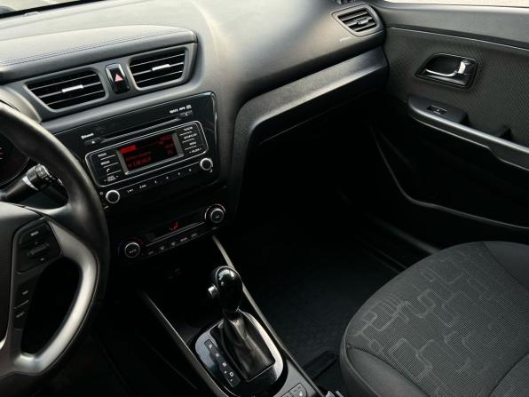 Kia Rio III Рестайлинг с пробегом 2016 года, цена 1 220 000 рублей, 136664 км, седан, Автокод Объявления