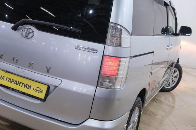 Toyota Voxy I (R60) с пробегом 2006 года, цена 949 000 рублей, 282000 км, компактвэн, Автокод Объявления