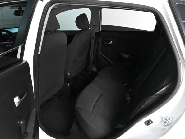 Kia Rio III Рестайлинг с пробегом 2015 года, цена 1 159 000 рублей, 72159 км, хэтчбек, Автокод Объявления