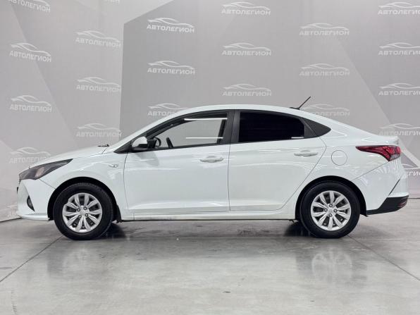 Hyundai Solaris II с пробегом 2020 года, цена 830 000 рублей, 309834 км, седан, Автокод Объявления