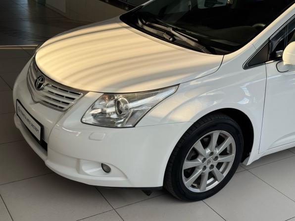 Toyota Avensis III с пробегом 2010 года, цена 1 030 000 рублей, 204550 км, седан, Автокод Объявления