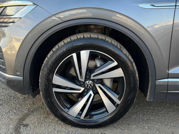Volkswagen Touareg III с пробегом 2019 года, цена 3 420 000 рублей, 256000 км, внедорожник, Автокод Объявления