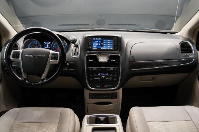 Chrysler Town &amp; Country V Рестайлинг с пробегом 2011 года, цена 999 999 рублей, 304000 км, минивэн, Автокод Объявления