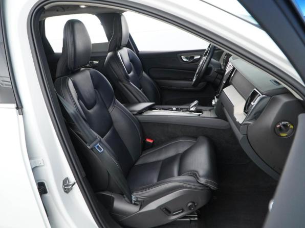 Volvo XC60 II Рестайлинг с пробегом 2021 года, цена 3 997 055 рублей, 159700 км, внедорожник, Автокод Объявления