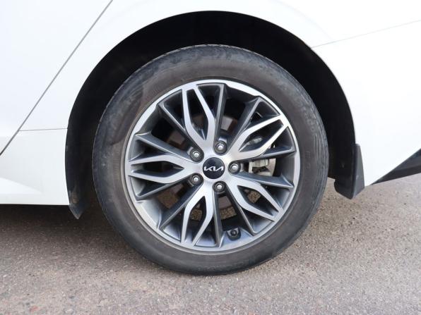 Kia K5 III с пробегом 2022 года, цена 2 390 000 рублей, 144600 км, седан, Автокод Объявления