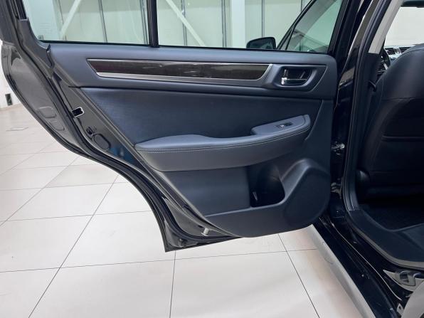 Subaru Legacy VI Рестайлинг с пробегом 2018 года, цена 2 230 000 рублей, 97892 км, седан, Автокод Объявления