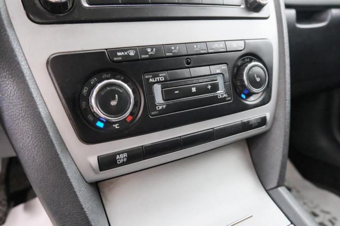 Skoda Octavia II (A5) Рестайлинг с пробегом 2012 года, цена 829 000 рублей, 210000 км, лифтбек, Автокод Объявления