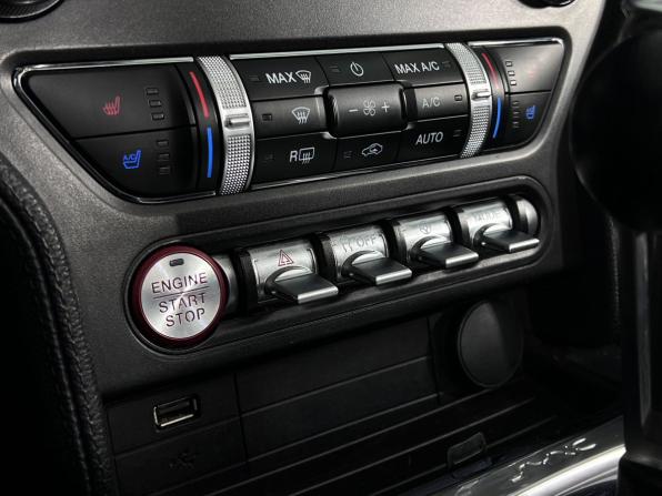 Ford Mustang VI Рестайлинг с пробегом 2021 года, цена 3 060 000 рублей, 82179 км, кабриолет, Автокод Объявления