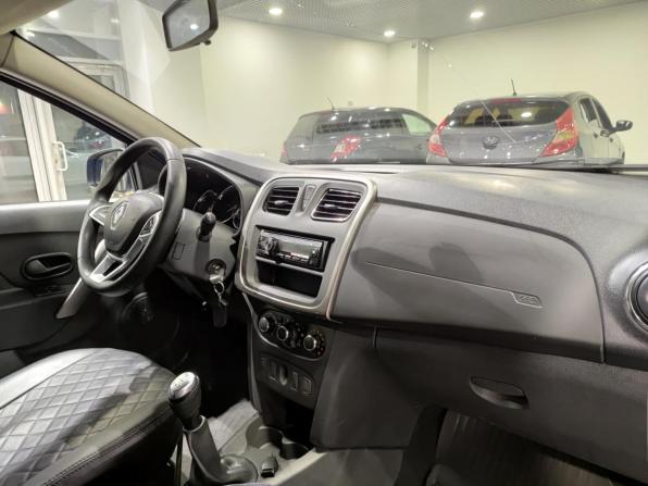 Renault Logan II Рестайлинг с пробегом 2022 года, цена 990 000 рублей, 75922 км, седан, Автокод Объявления