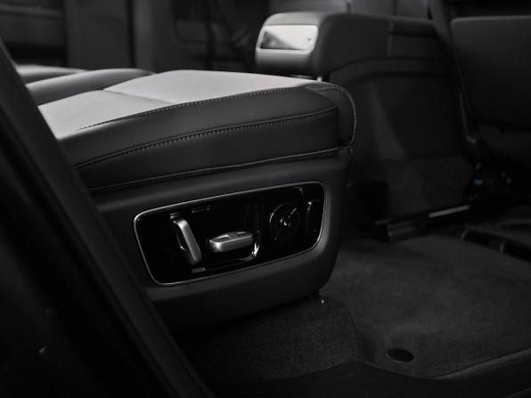 Новый Li Auto (Lixiang) L9 I Рестайлинг 2025 года, цена 11 799 000 рублей, внедорожник, Автокод Объявления