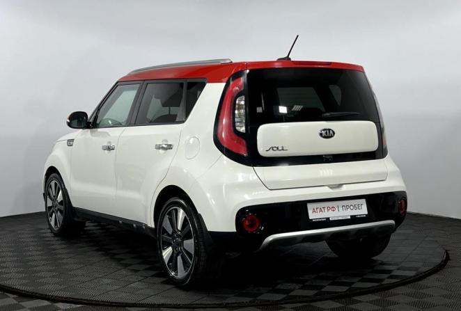 Kia Soul II Рестайлинг с пробегом 2018 года, цена 1 570 000 рублей, 120550 км, хэтчбек, Автокод Объявления