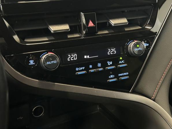 Toyota Camry VIII (XV70) Рестайлинг с пробегом 2021 года, цена 2 200 000 рублей, 57716 км, седан, Автокод Объявления
