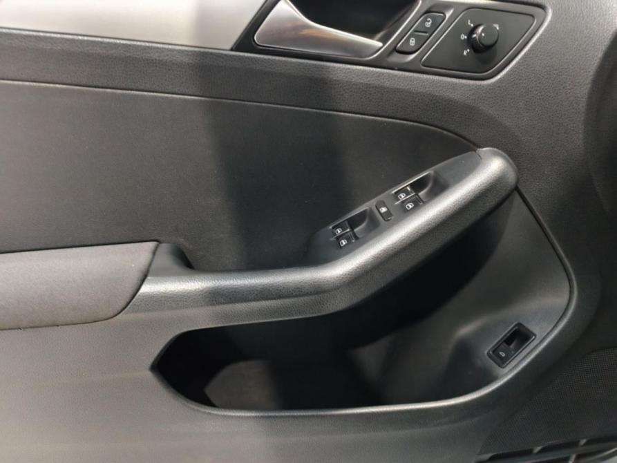 Volkswagen Jetta VI Курск  - изображение 13
