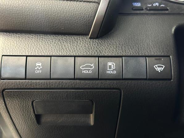 Toyota Camry VIII (XV70) с пробегом 2019 года, цена 2 620 000 рублей, 124852 км, седан, Автокод Объявления