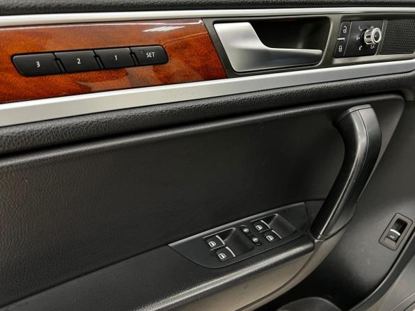 Volkswagen Touareg II с пробегом 2012 года, цена 1 899 000 рублей, 213578 км, внедорожник, Автокод Объявления