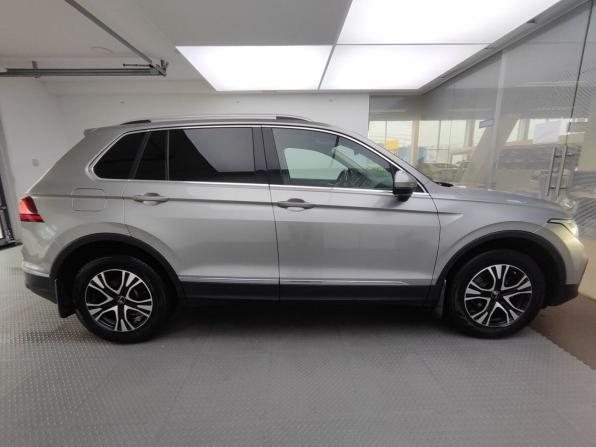 Volkswagen Tiguan II Рестайлинг с пробегом 2021 года, цена 2 600 000 рублей, 98841 км, внедорожник, Автокод Объявления