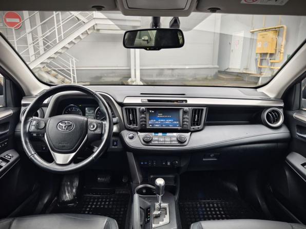 Toyota RAV4 IV (XA40) Рестайлинг с пробегом 2017 года, цена 2 319 000 рублей, 176591 км, внедорожник, Автокод Объявления