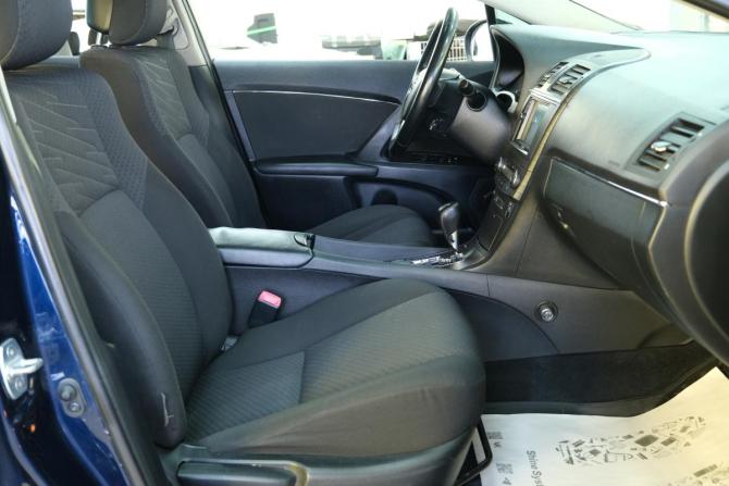 Toyota Avensis III с пробегом 2009 года, цена 1 049 000 рублей, 214000 км, седан, Автокод Объявления