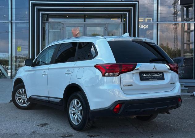 Mitsubishi Outlander III Рестайлинг 2 с пробегом 2018 года, цена 2 150 000 рублей, 83641 км, внедорожник, Автокод Объявления