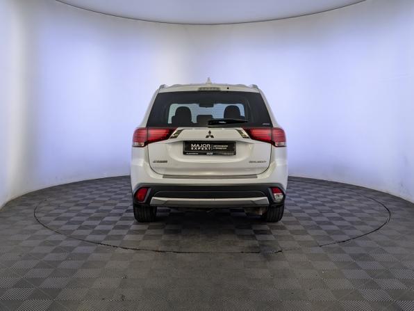 Mitsubishi Outlander III Рестайлинг 2 с пробегом 2018 года, цена 2 150 000 рублей, 93605 км, внедорожник, Автокод Объявления
