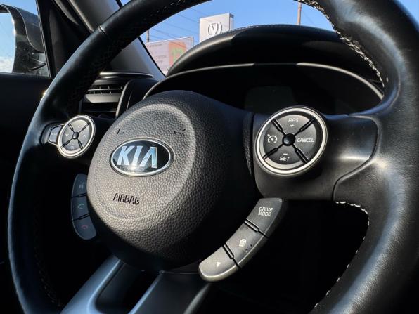 Kia Soul II Рестайлинг с пробегом 2019 года, цена 1 620 000 рублей, 78000 км, хэтчбек, Автокод Объявления