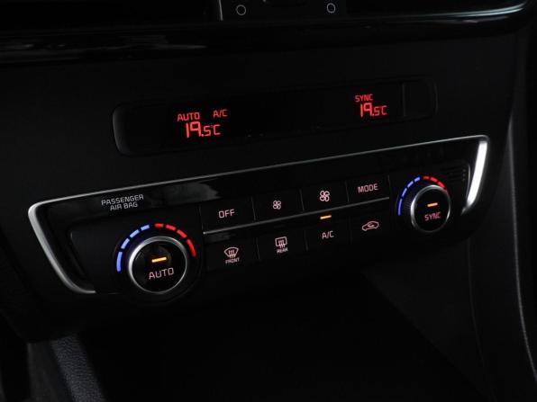 Kia Optima IV Рестайлинг с пробегом 2019 года, цена 1 939 000 рублей, 129121 км, седан, Автокод Объявления