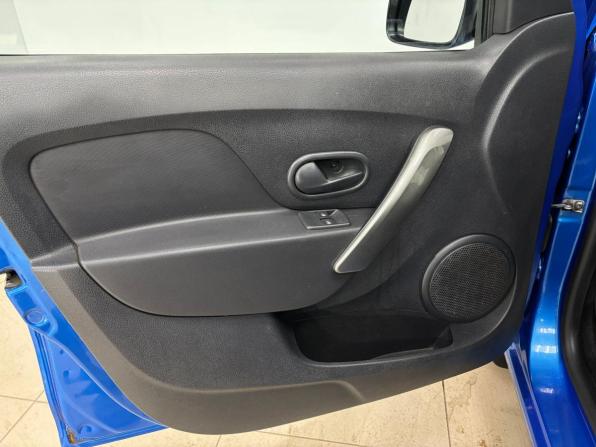 Renault Sandero II с пробегом 2015 года, цена 800 000 рублей, 126597 км, хэтчбек, Автокод Объявления