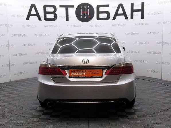 Honda Accord IX с пробегом 2013 года, цена 1 200 000 рублей, 354699 км, седан, Автокод Объявления