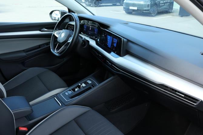 Volkswagen Golf VIII с пробегом 2021 года, цена 2 390 000 рублей, 42310 км, хэтчбек, Автокод Объявления
