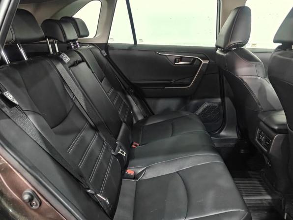 Toyota RAV4 V (XA50) с пробегом 2021 года, цена 3 497 000 рублей, 10231 км, внедорожник, Автокод Объявления
