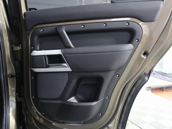 Land Rover Defender II с пробегом 2021 года, цена 4 698 999 рублей, 62500 км, внедорожник, Автокод Объявления