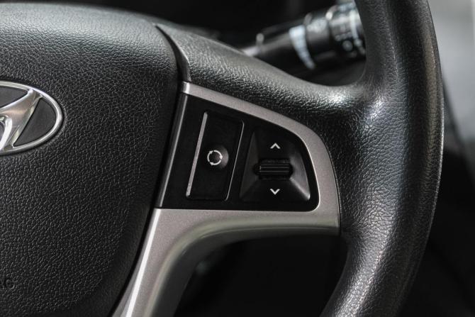 Hyundai Solaris I с пробегом 2013 года, цена 899 000 рублей, 176500 км, седан, Автокод Объявления