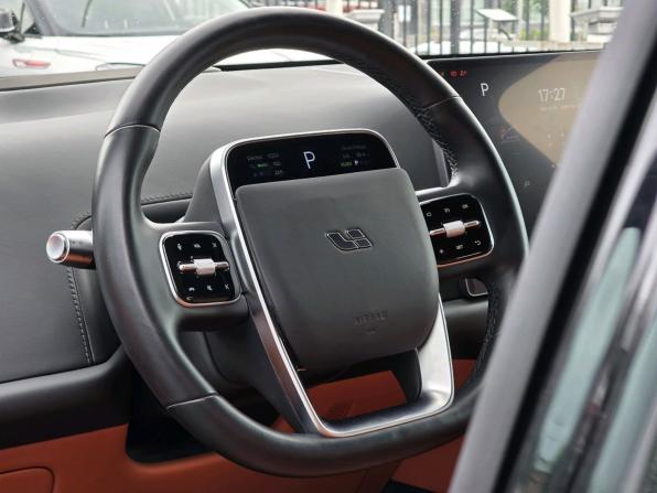 Li Auto (Lixiang) L7 I с пробегом 2023 года, цена 5 999 000 рублей, 40934 км, внедорожник, Автокод Объявления