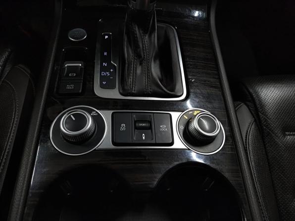 Volkswagen Touareg II Рестайлинг с пробегом 2015 года, цена 2 550 000 рублей, 259910 км, внедорожник, Автокод Объявления