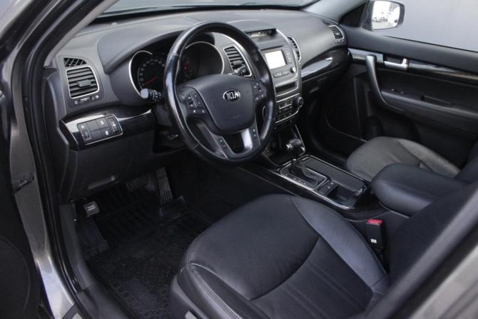 Kia Sorento II Рестайлинг с пробегом 2018 года, цена 2 100 000 рублей, 191131 км, внедорожник, Автокод Объявления