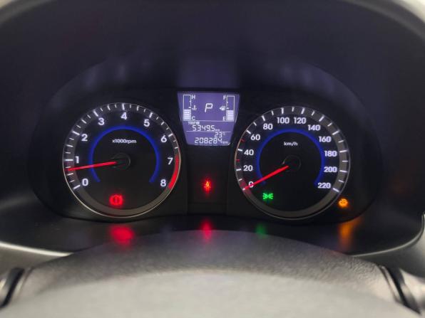 Hyundai Solaris I Рестайлинг с пробегом 2015 года, цена 900 000 рублей, 208239 км, седан, Автокод Объявления