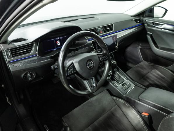 Skoda Superb III Рестайлинг с пробегом 2019 года, цена 2 599 700 рублей, 135189 км, лифтбек, Автокод Объявления