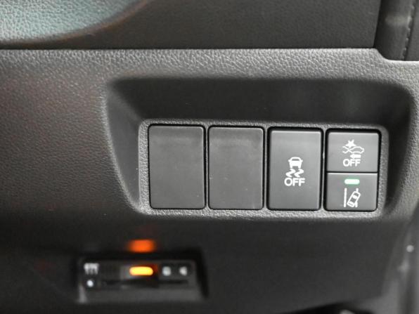 Honda Shuttle II с пробегом 2018 года, цена 1 615 000 рублей, 66648 км, универсал, Автокод Объявления